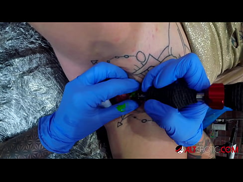 ❤️ Ekstremt tatoveret hottie Sully Savage fik en tatovering på sin klitoris Anal video at da.pornoxlxx.ru